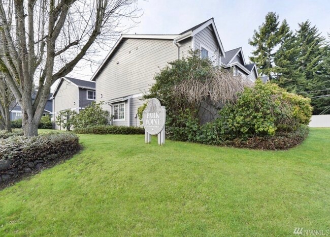 Building Photo - 4656 N Pearl St