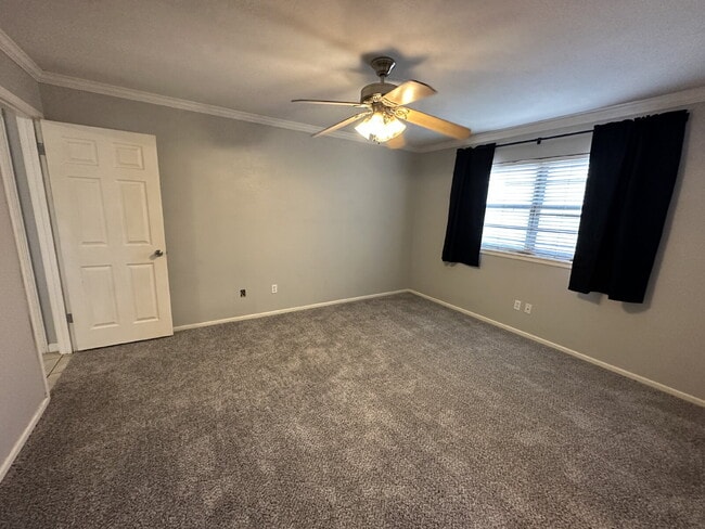 Building Photo - Spacious 3/2 in Central Lubbock!