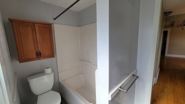 Building Photo - 10 Marion St