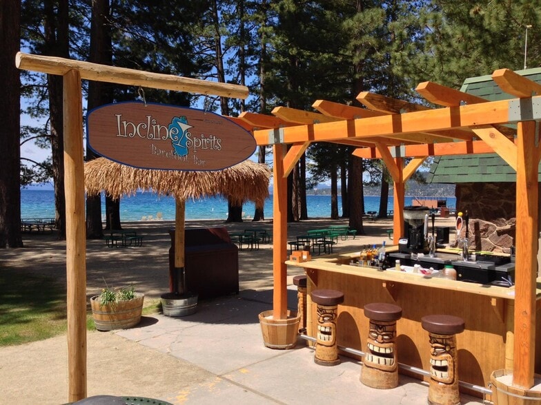 Ski Beach Bar - 400 Fairview Blvd