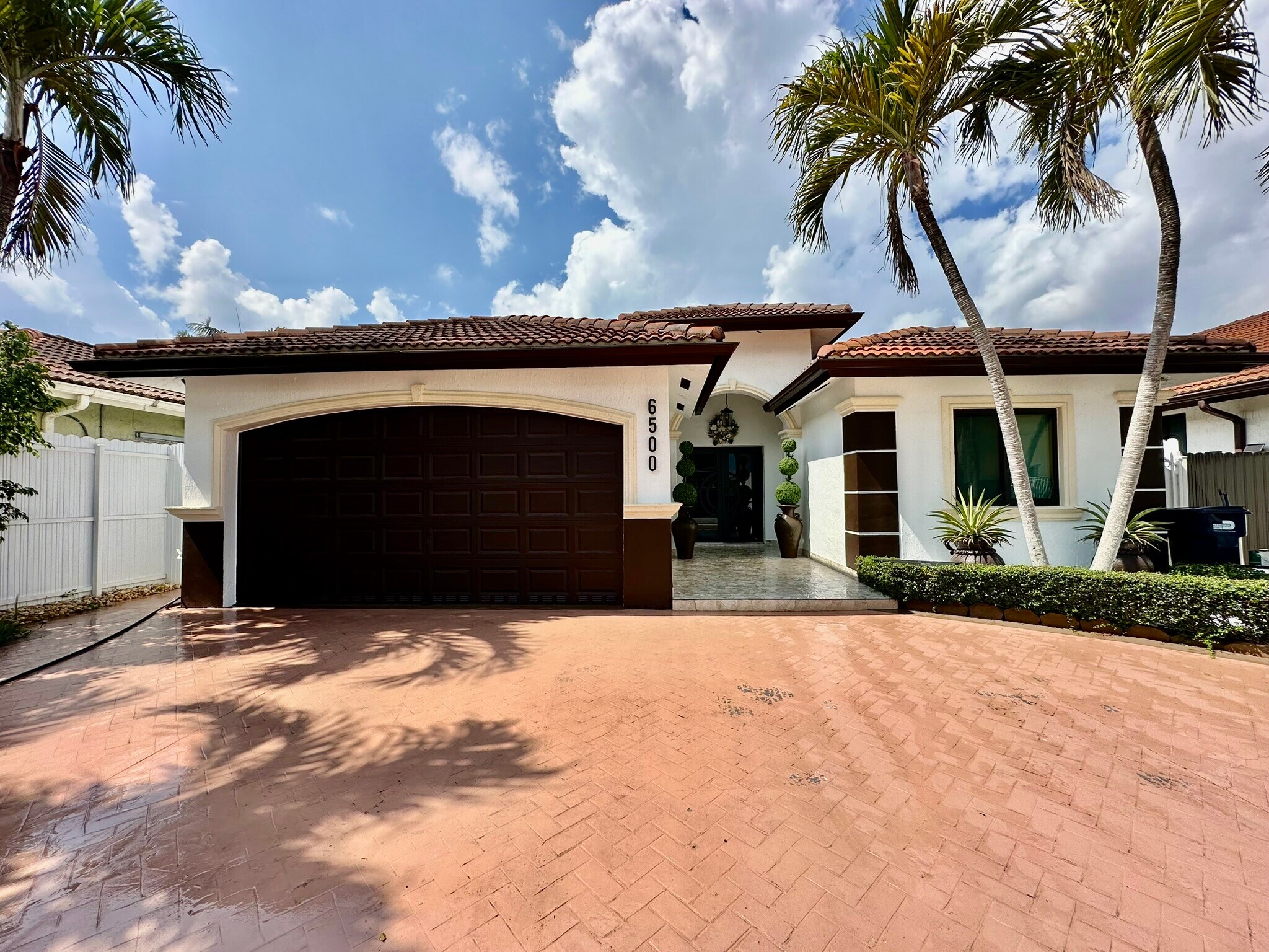 Building Photo - 6500 SW 160th Ct