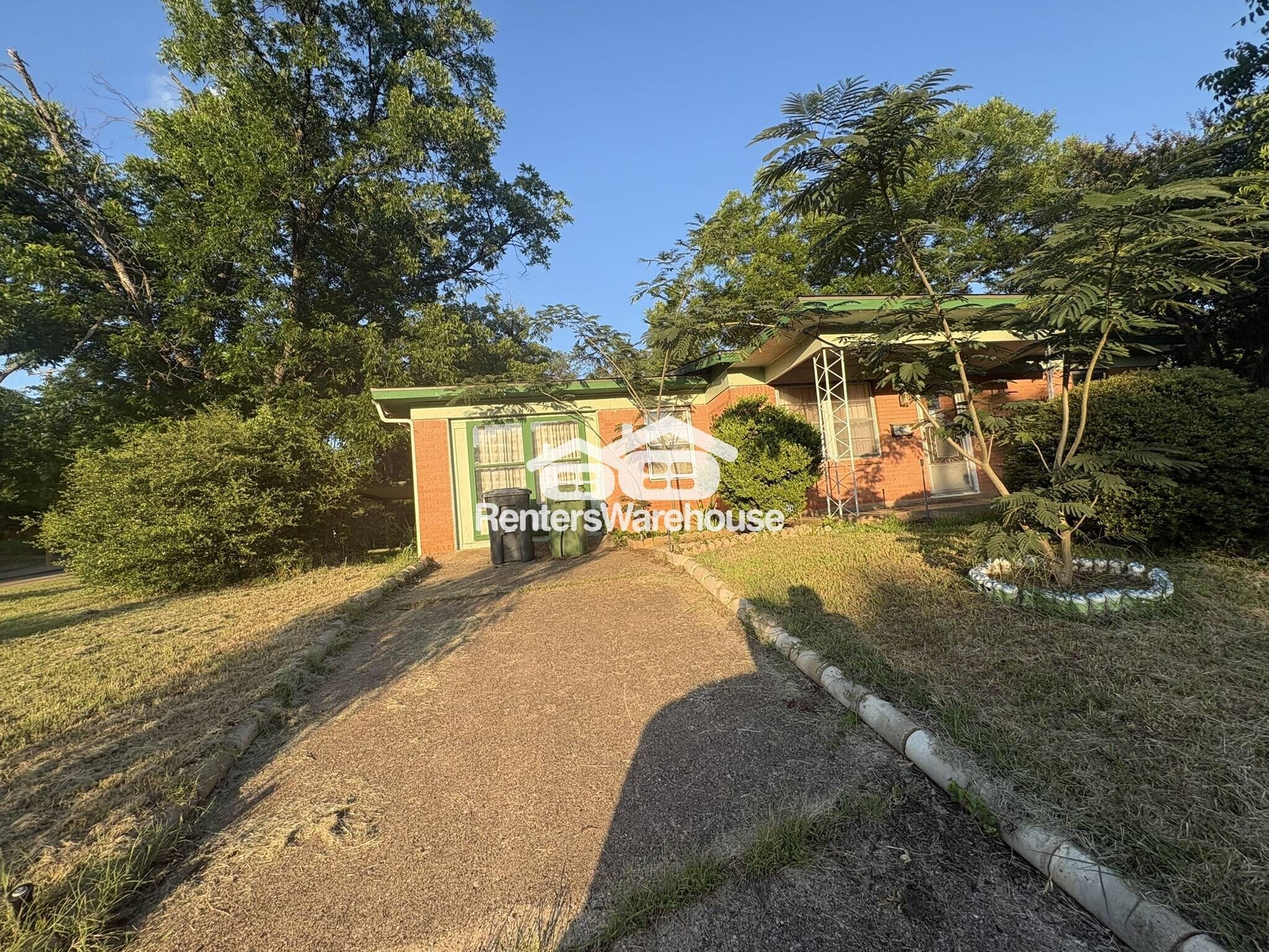 Building Photo - 1501 Briarwood Blvd