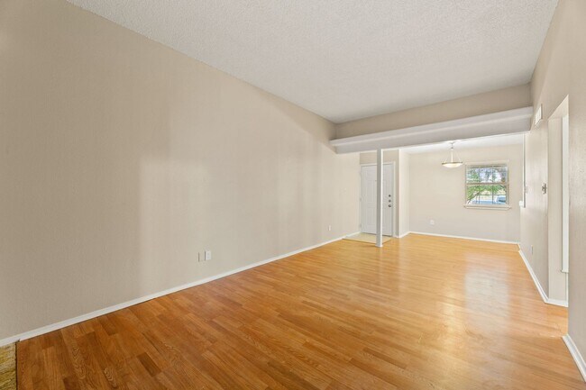 Building Photo - CV-AUS6901 Woodhue