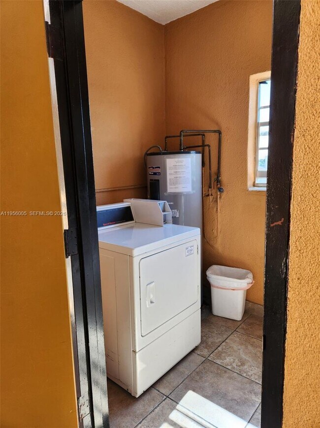 Building Photo - 295 NW 72nd Ave