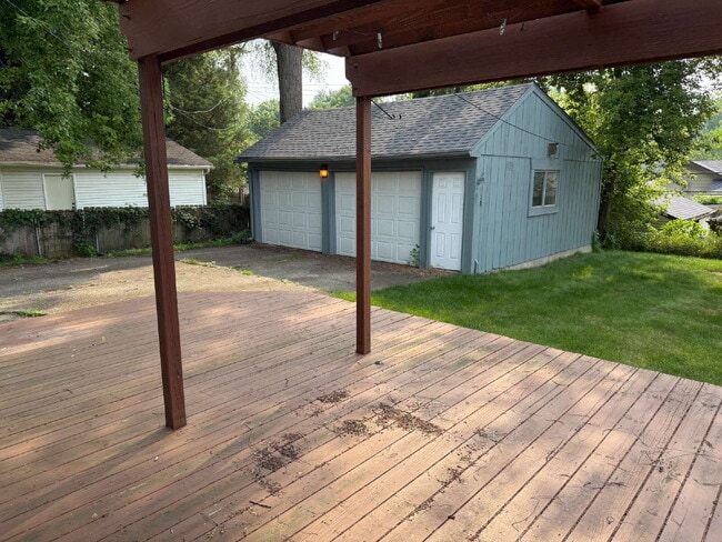 Building Photo - 3-Bedroom Home in Royal Oak – 1242 Sq. Ft....