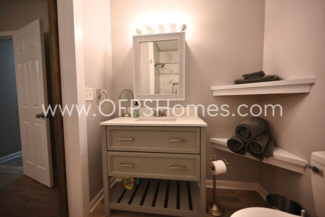 Building Photo - WaterFront, Furnished Unit in Niceville