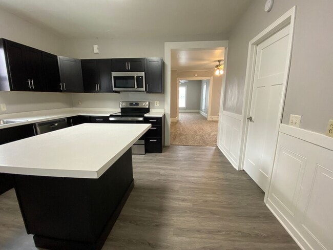 Building Photo - Beautiful 4 Bed 1.5 Bath Home in Moorhead