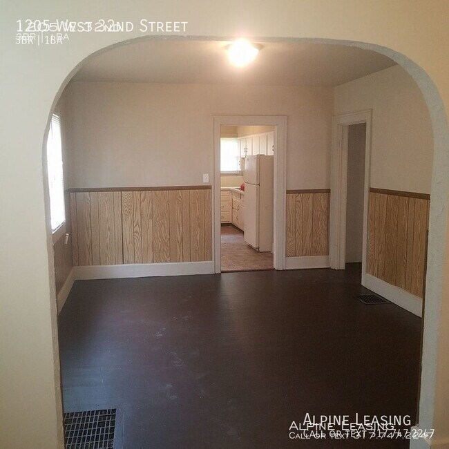 Building Photo - 1205 W 32nd St