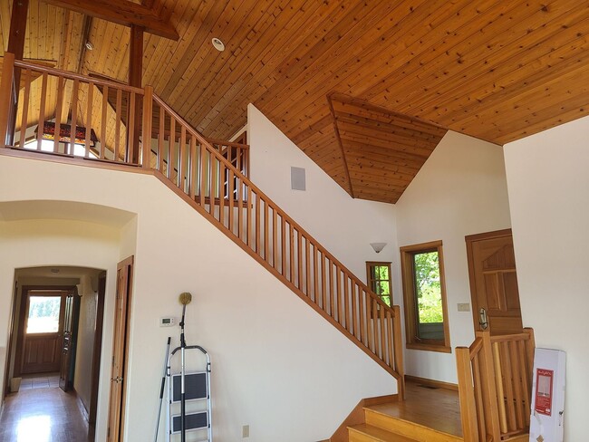 Building Photo - Beautifully Refurbished Farmhouse with Val...