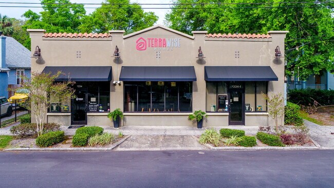 Building Photo - 1334 Walnut St