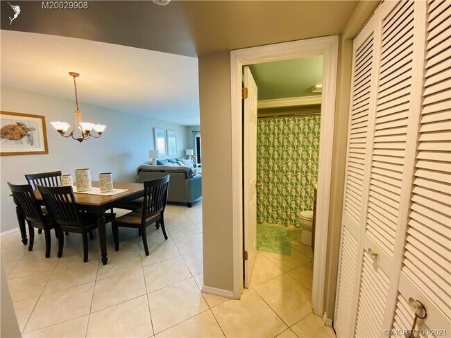 Building Photo - 9400 S Ocean Dr