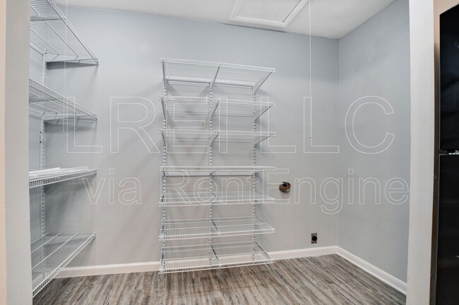 Building Photo - 4508 E Indian Trail
