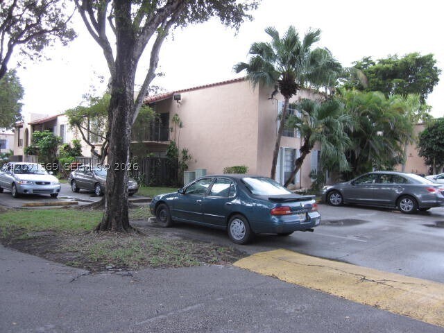 Building Photo - 10822 N Kendall Dr