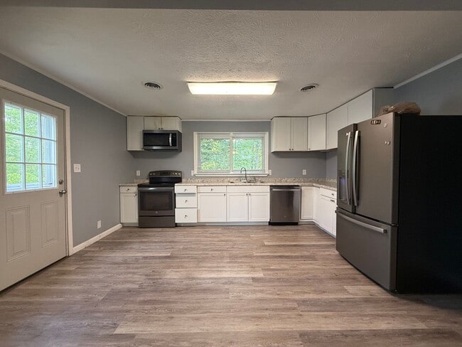 Building Photo - 3 Bedroom 1 Bathroom Home in Greene County...