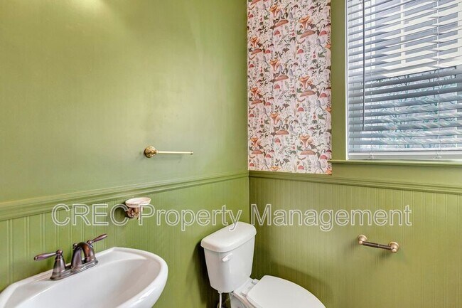 Building Photo - 3988 Hillyard St