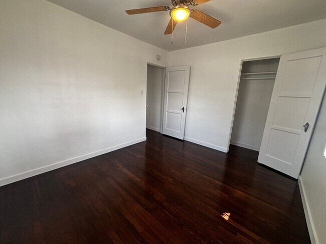 Building Photo - 3689 Moultrie Ave