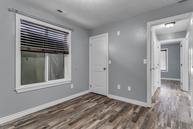 Building Photo - 138 Sam Gates Rd