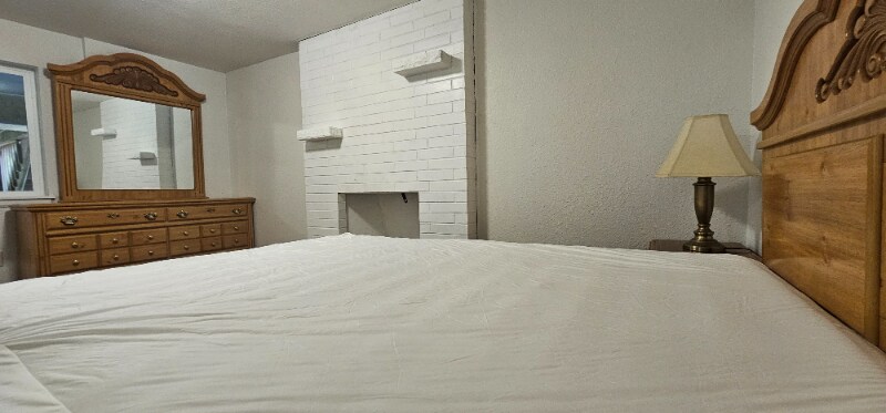 Building Photo - 1626 Huson Dr