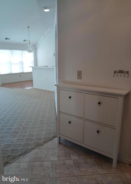 Building Photo - 247 Fountain St