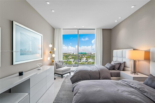 Building Photo - 9349 Collins Ave