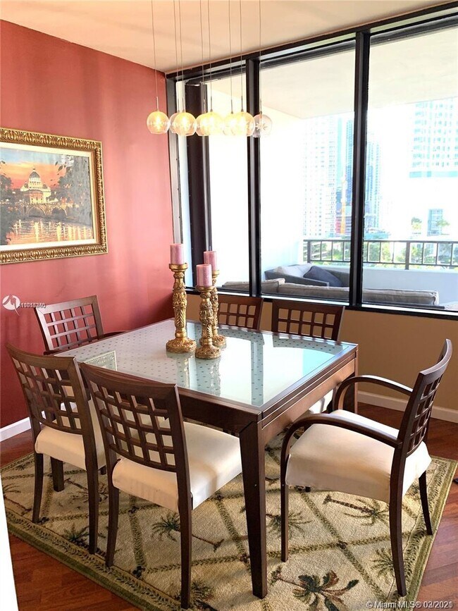 Building Photo - 520 Brickell Key Dr