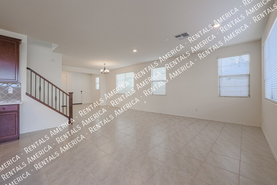 Building Photo - 10036 E Tiburon Ave