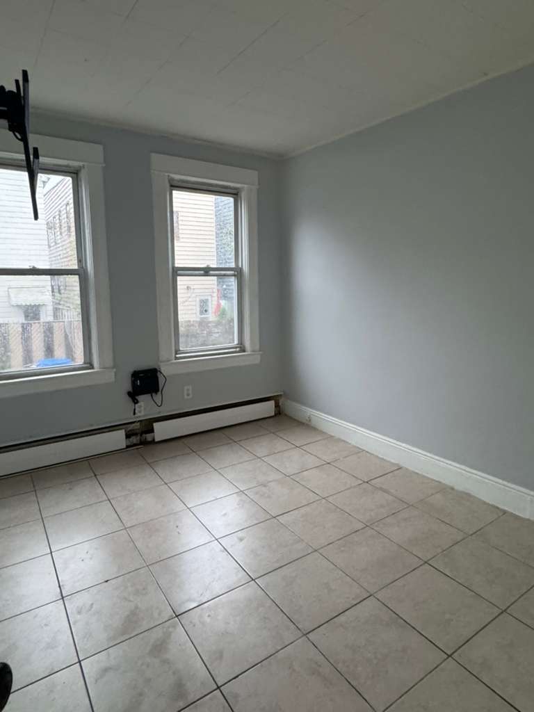 Building Photo - 368 N 11th St