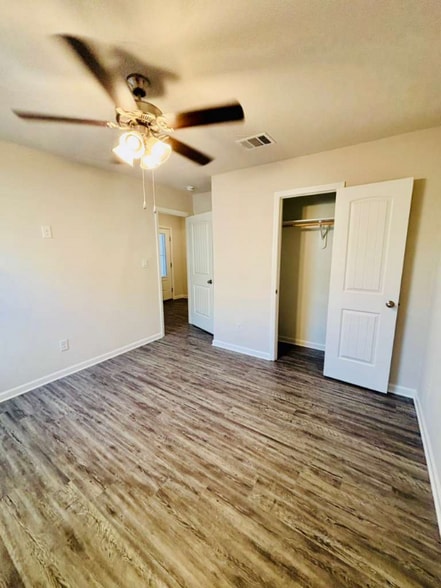 Building Photo - 24359 Dawson Ct