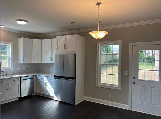 Building Photo - 1143 Plaid St