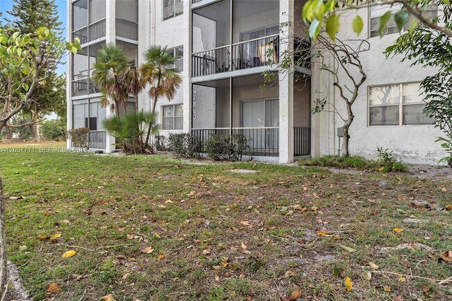 Building Photo - 3300 Spanish Moss Terrace