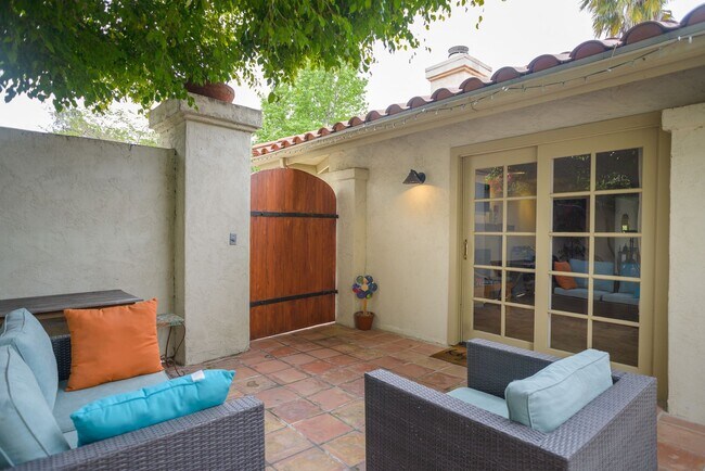 Building Photo - ***Available Now - Mid-term Lease ONLY *** Single Level 3 Bedroom, 2.5 Bath home in La Costa*****