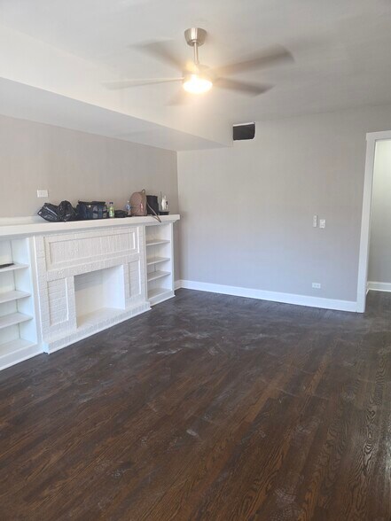 Building Photo - 4648 N Paulina St