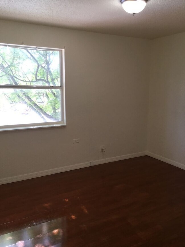Building Photo - 2454 Rio Pinar Lakes Blvd