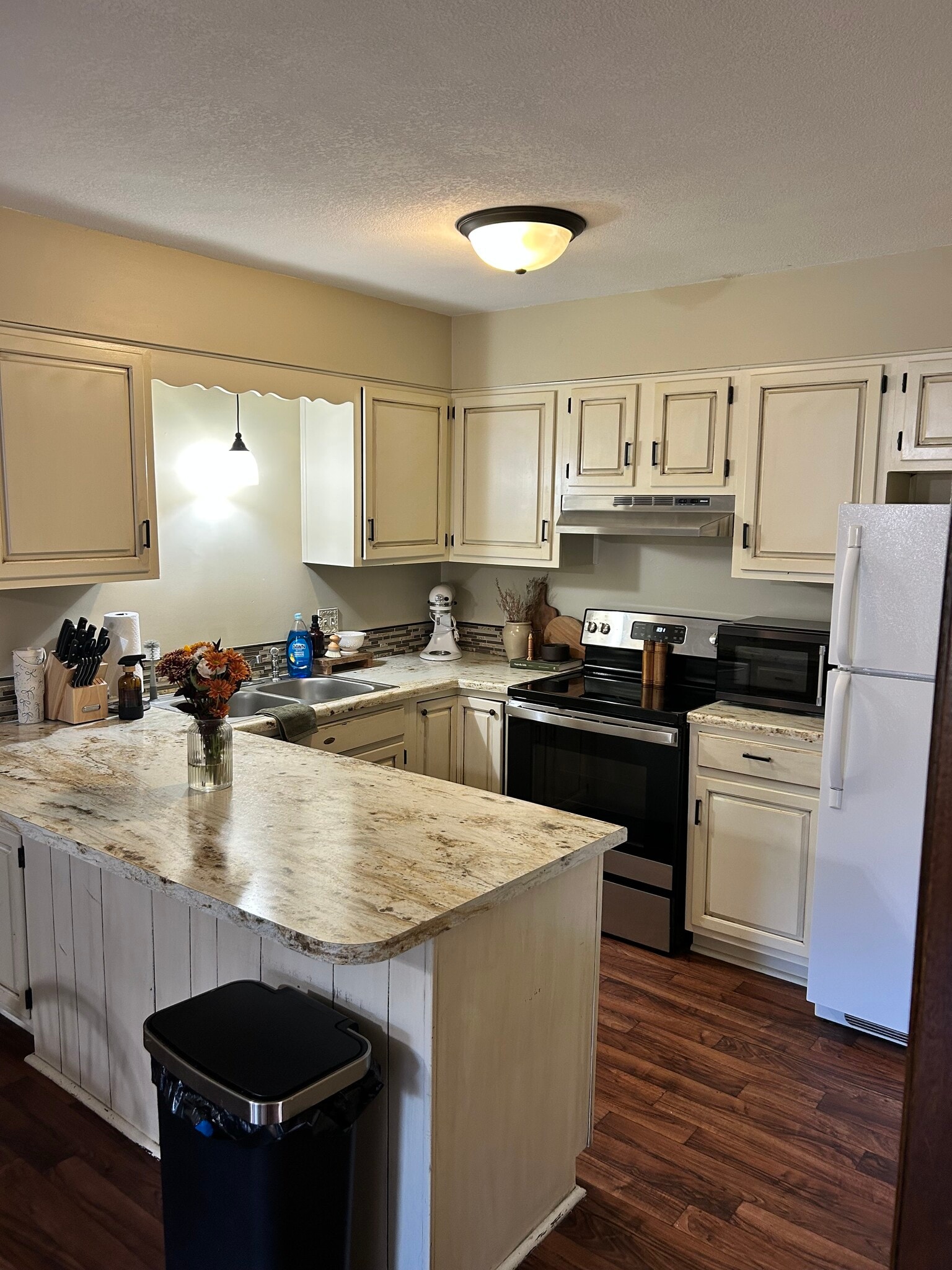 Building Photo - 702 S Taylor St