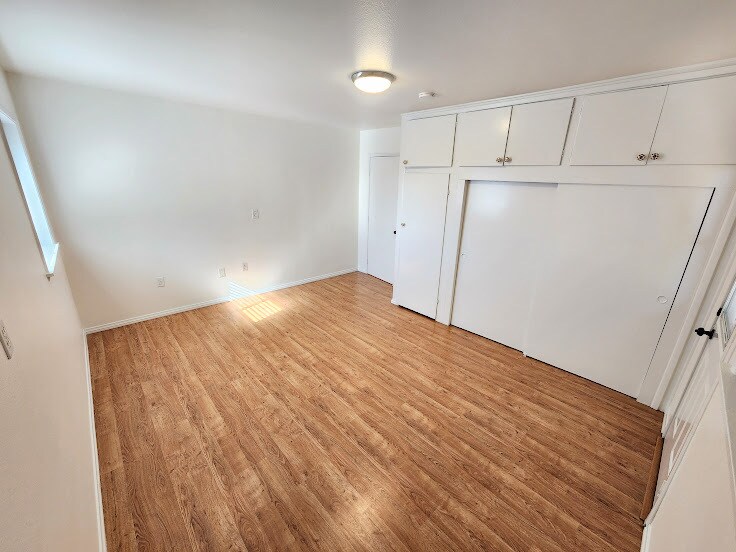 Building Photo - 320 Park Ave