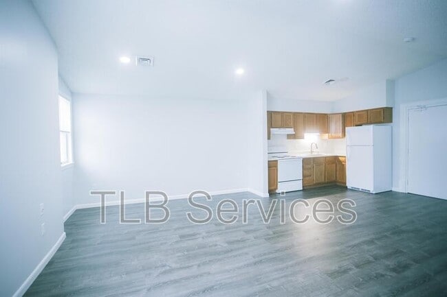 Building Photo - 159 Bellman St