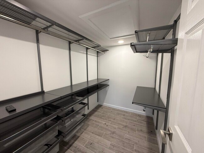 Building Photo - 6670 Villa Sonrisa Dr