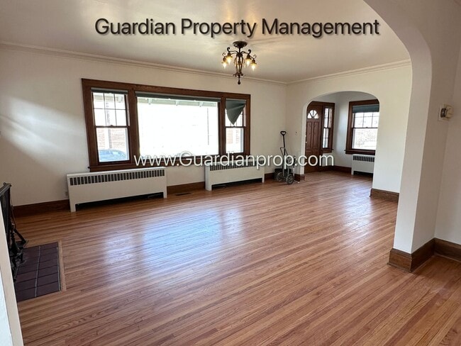 Building Photo - South Minneapolis Single Family Home, Renovated Bathrooms, Hardwood Floors, W/D