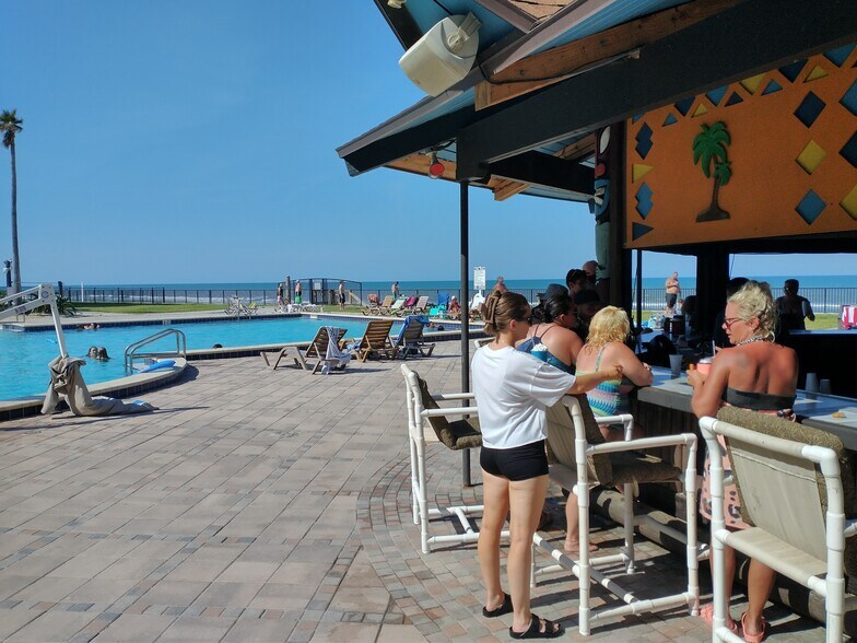 Building Photo - 2301 S Atlantic Ave