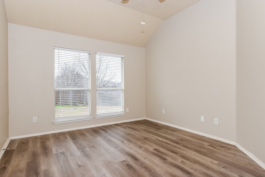 Building Photo - 133 Pinion Ln