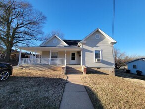 Building Photo - 633 Tucker St