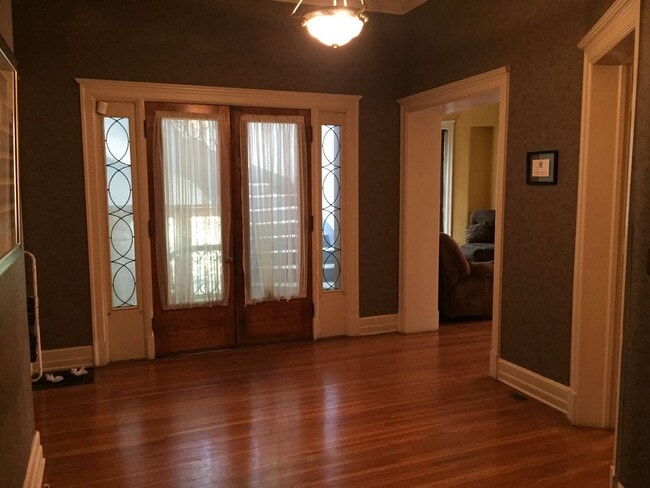 Building Photo - Saint James Ct