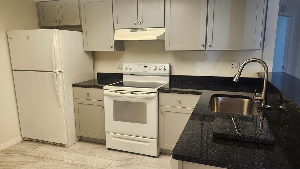 Building Photo - 7413 Mead Dr