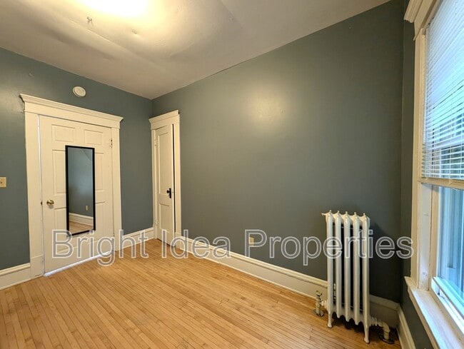 Building Photo - 2104 Emerson Ave S