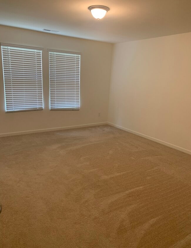 Building Photo - 3512 Slippery Elm Dr