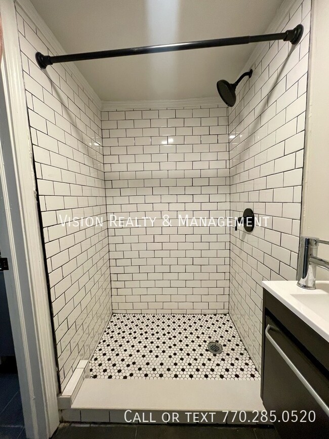 Building Photo - 673 Kennesaw Ave NE