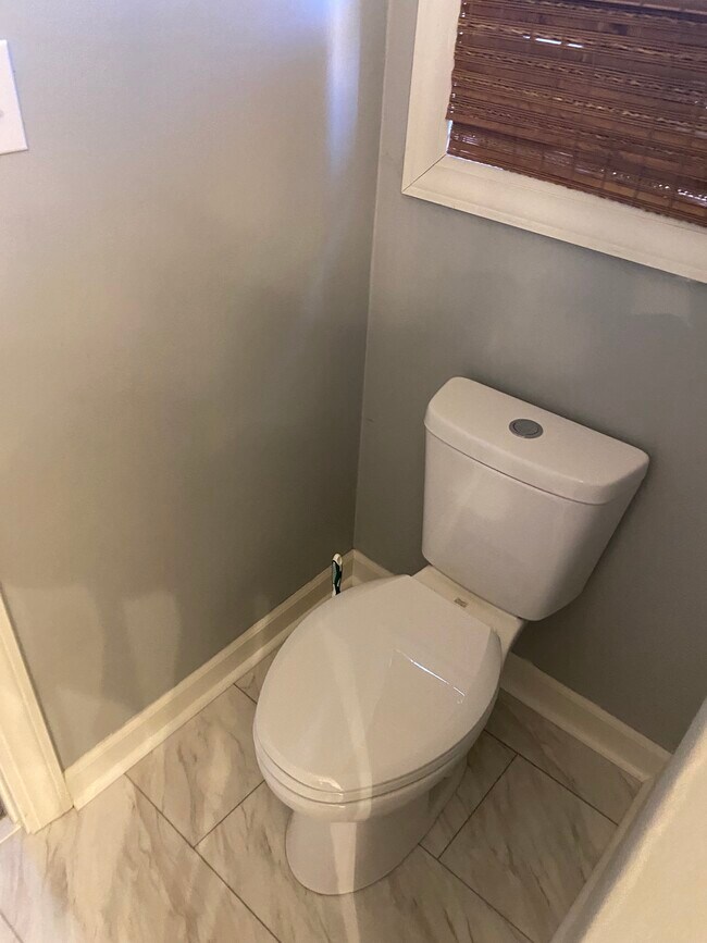 Building Photo - 35 Winchester Cv