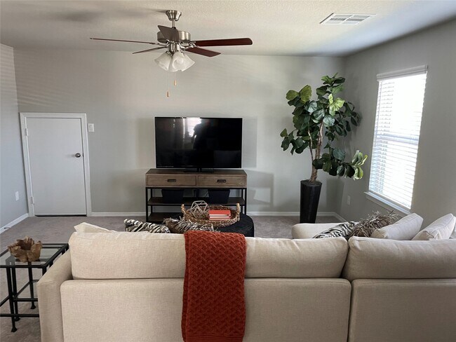 Building Photo - 25484 Northpark Lake Dr
