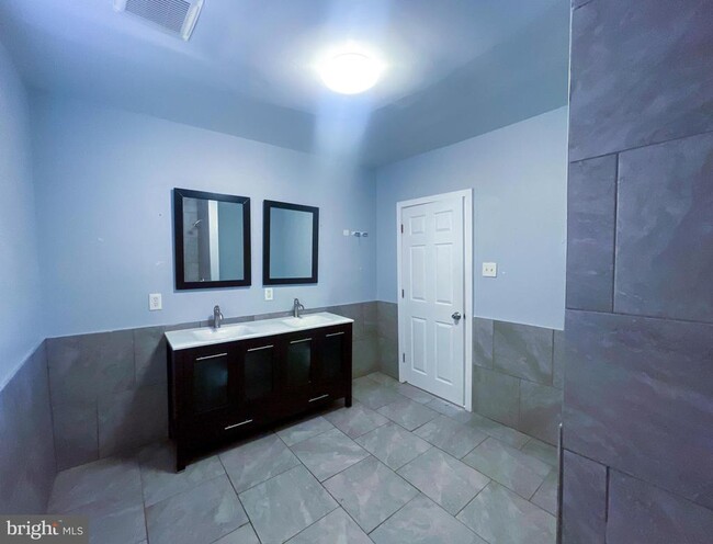 Building Photo - 2113 Mountain St