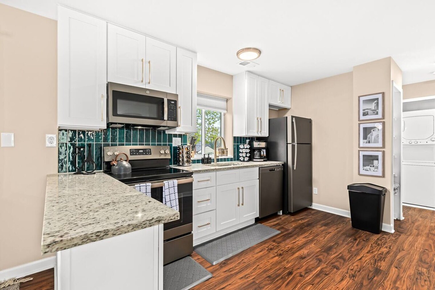 Building Photo - 18431 Sharon Ln